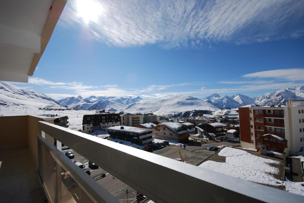 Hotel Le Dome Alpe d'Huez Exterior photo